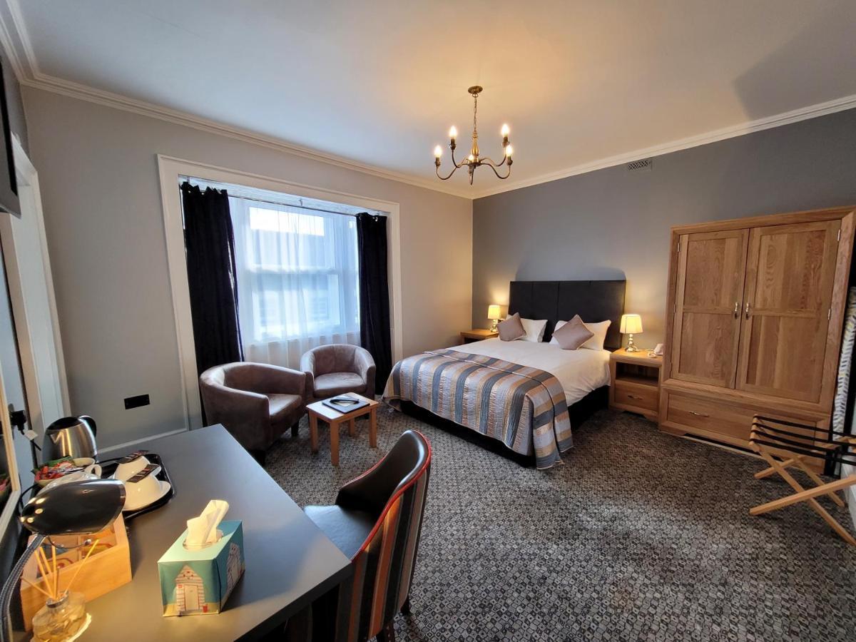 Spilman Hotel Carmarthen Exterior photo