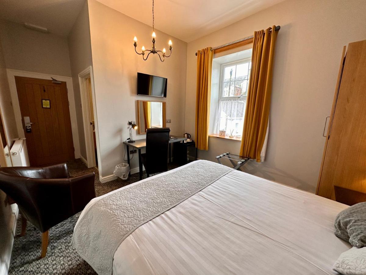 Spilman Hotel Carmarthen Exterior photo