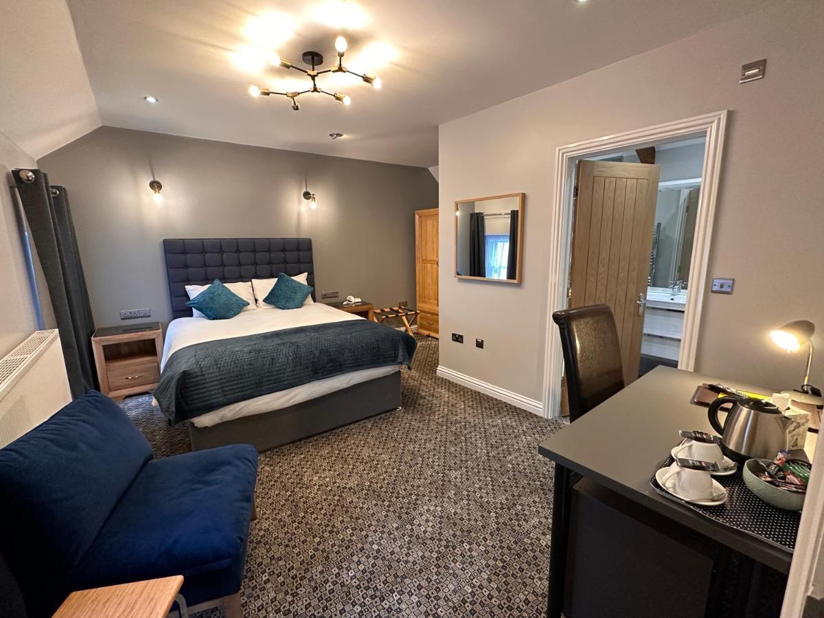Spilman Hotel Carmarthen Exterior photo