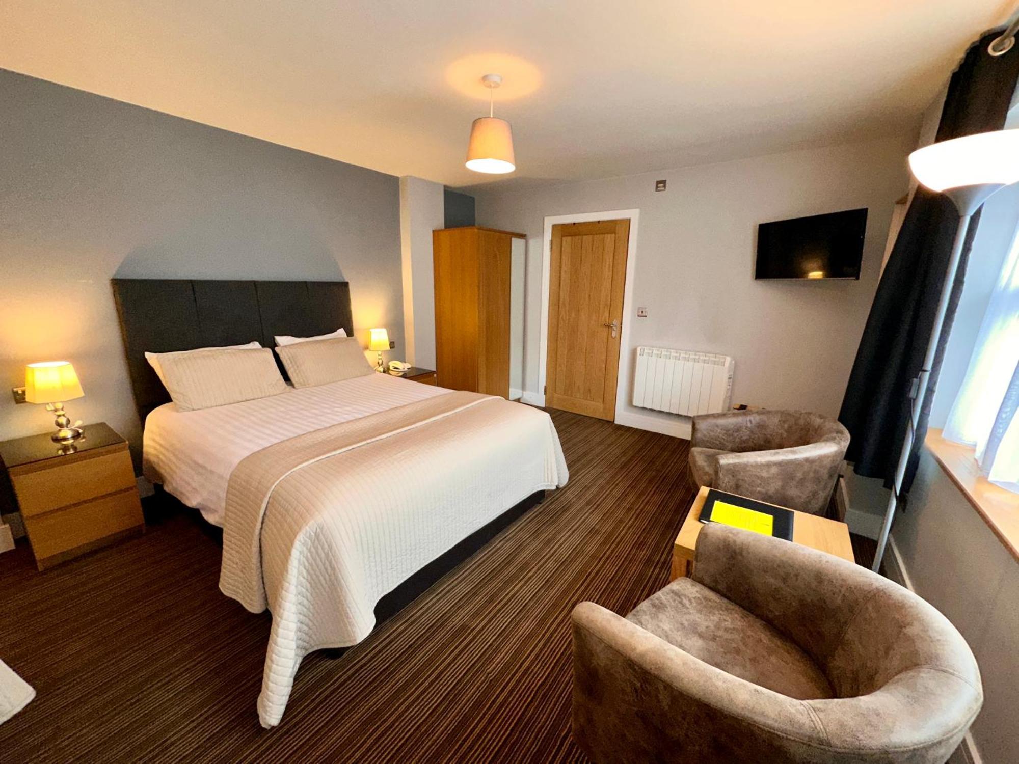 Spilman Hotel Carmarthen Exterior photo