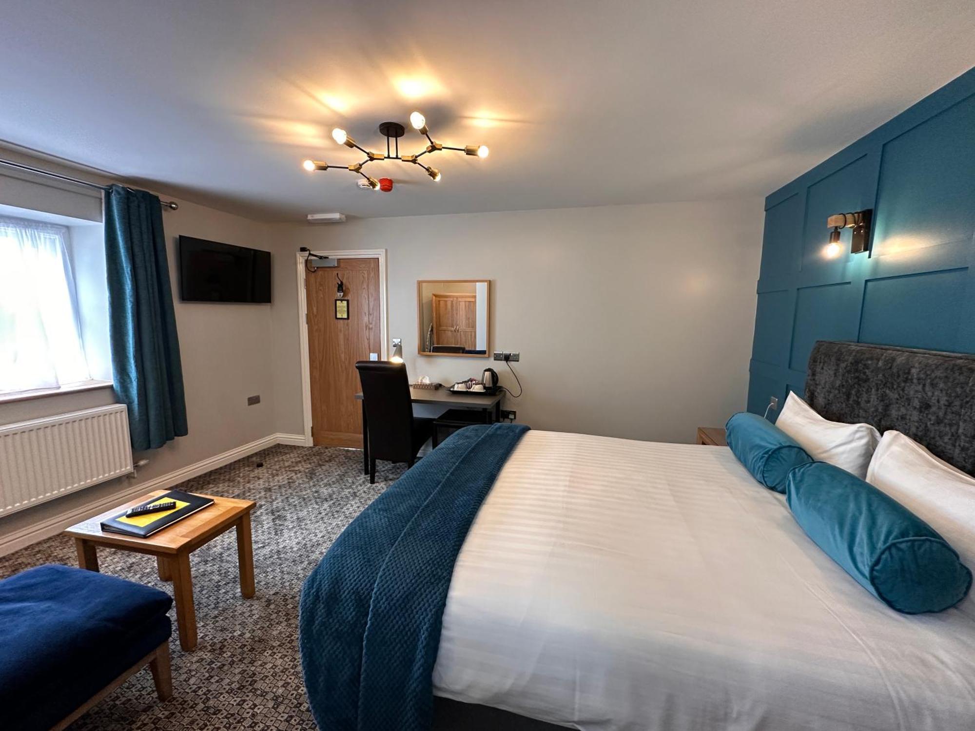 Spilman Hotel Carmarthen Exterior photo