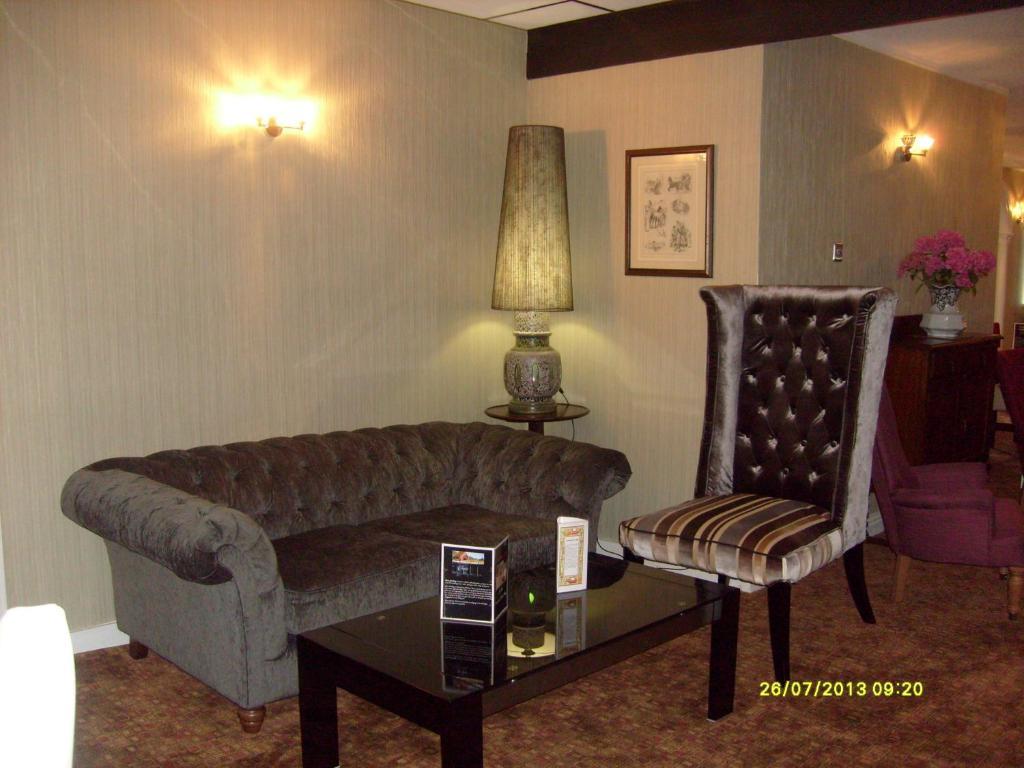 Spilman Hotel Carmarthen Exterior photo
