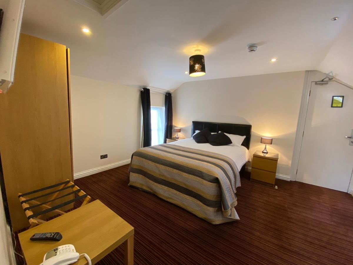 Spilman Hotel Carmarthen Exterior photo